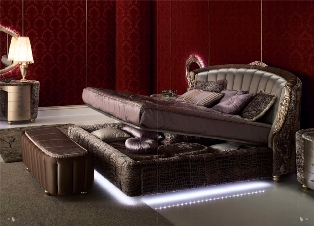 Итальянская мебель для спальни от Paolo Lucchetta. Кровать Zarina